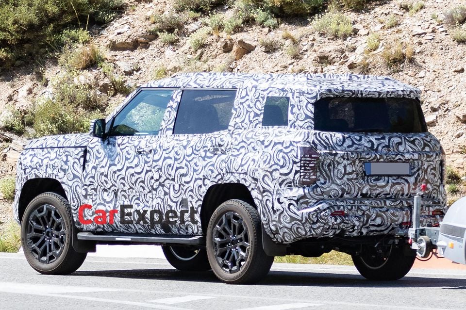 2025-07-mitsubishi-pajero-sport-spy-22.jpg