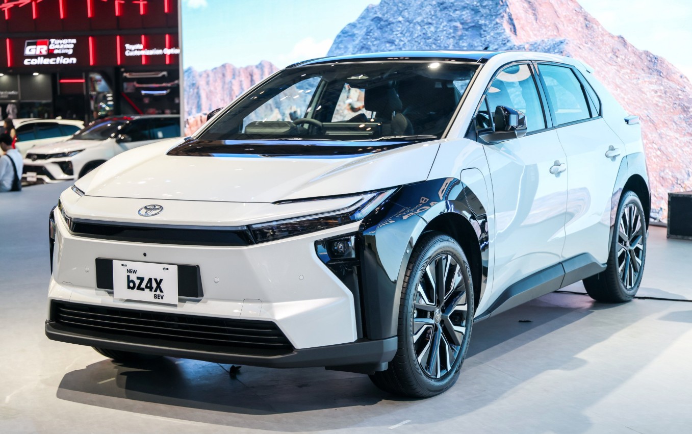 2025-GIIAS-Toyota-bZ4X-FL-1.jpg