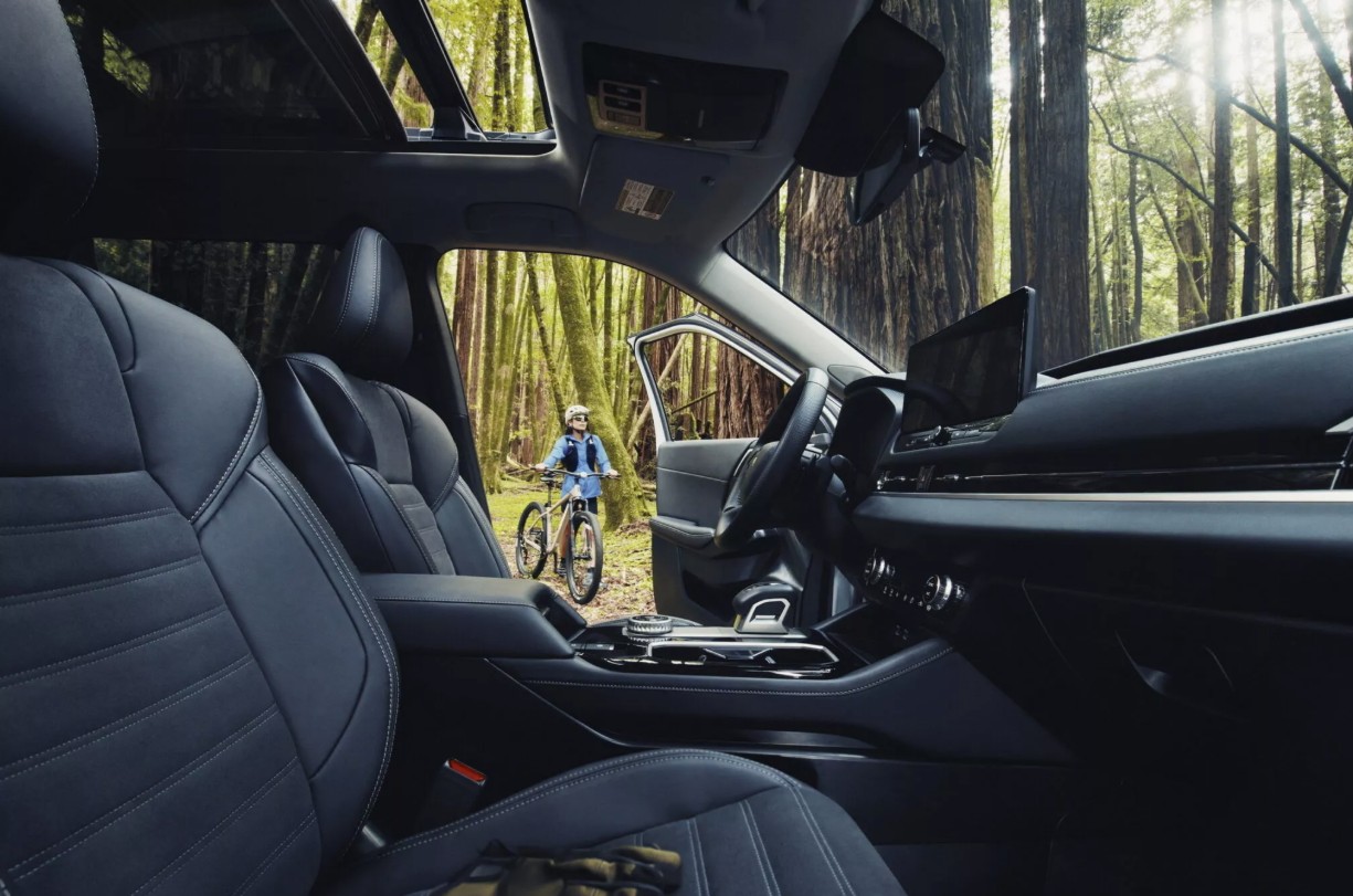 2025-Mitsubishi-Outlander-Trail-Edition 7.jpg