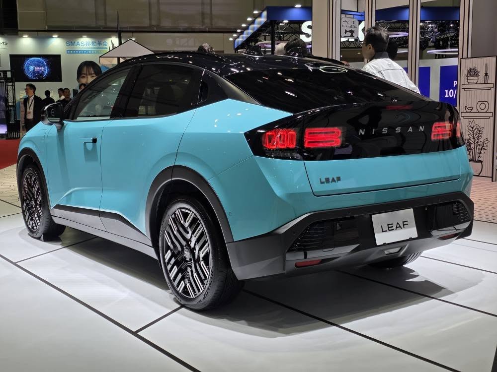 All NEW Nissan LEAF 2.jpg