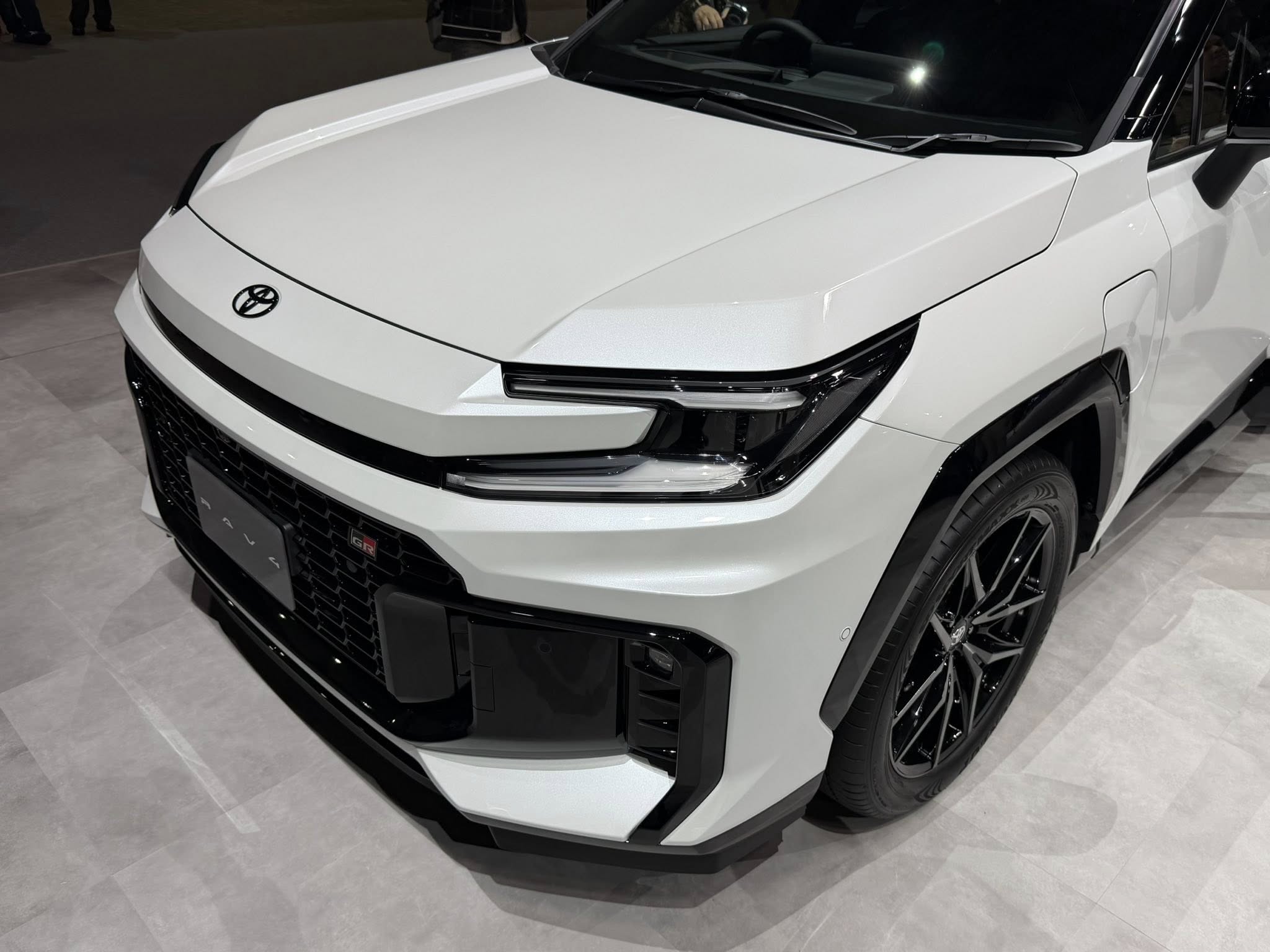 All NEW Toyota RAV4 PHEV GR SPORT 11.jpg