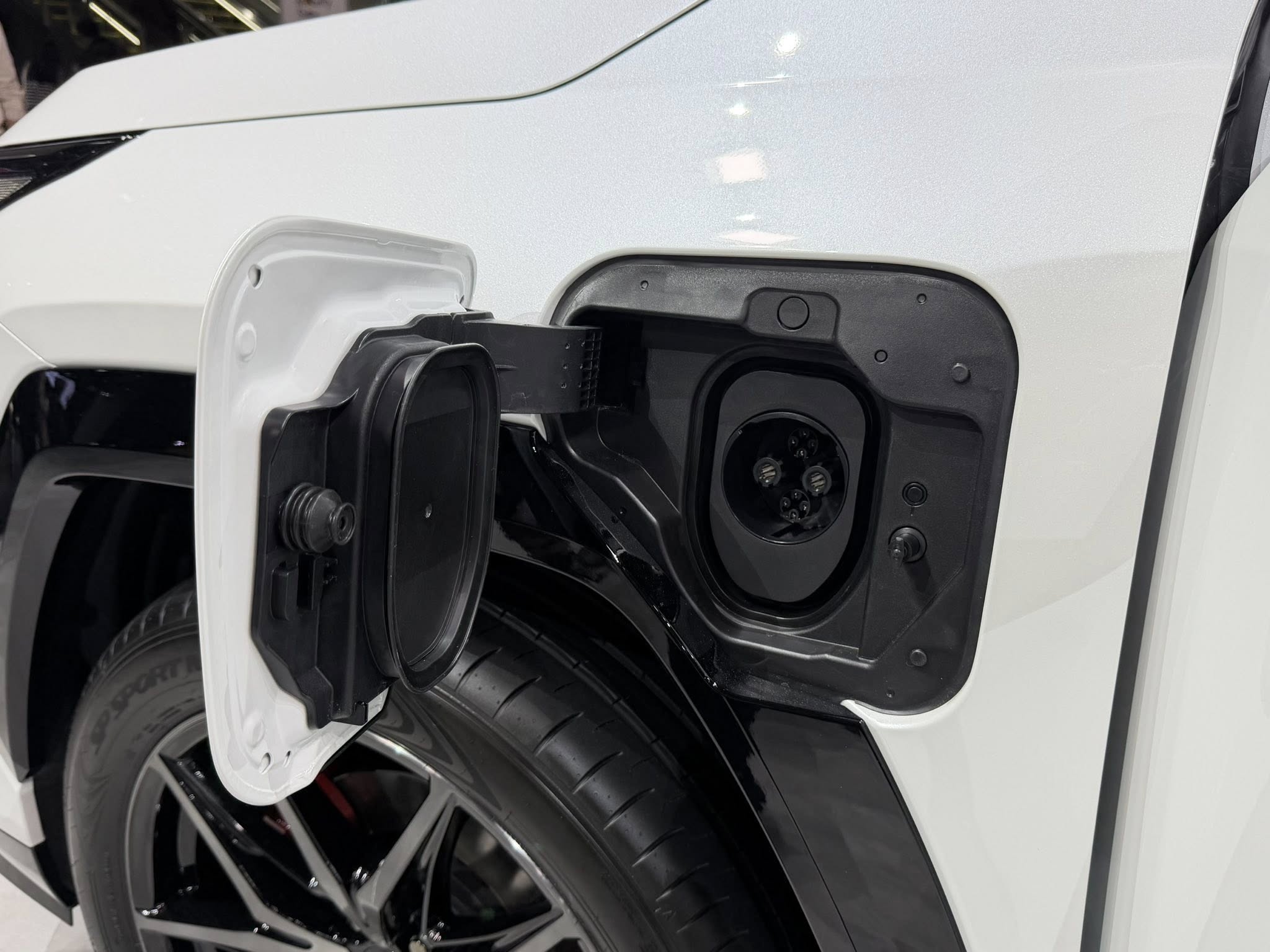 All NEW Toyota RAV4 PHEV GR SPORT 5.jpg