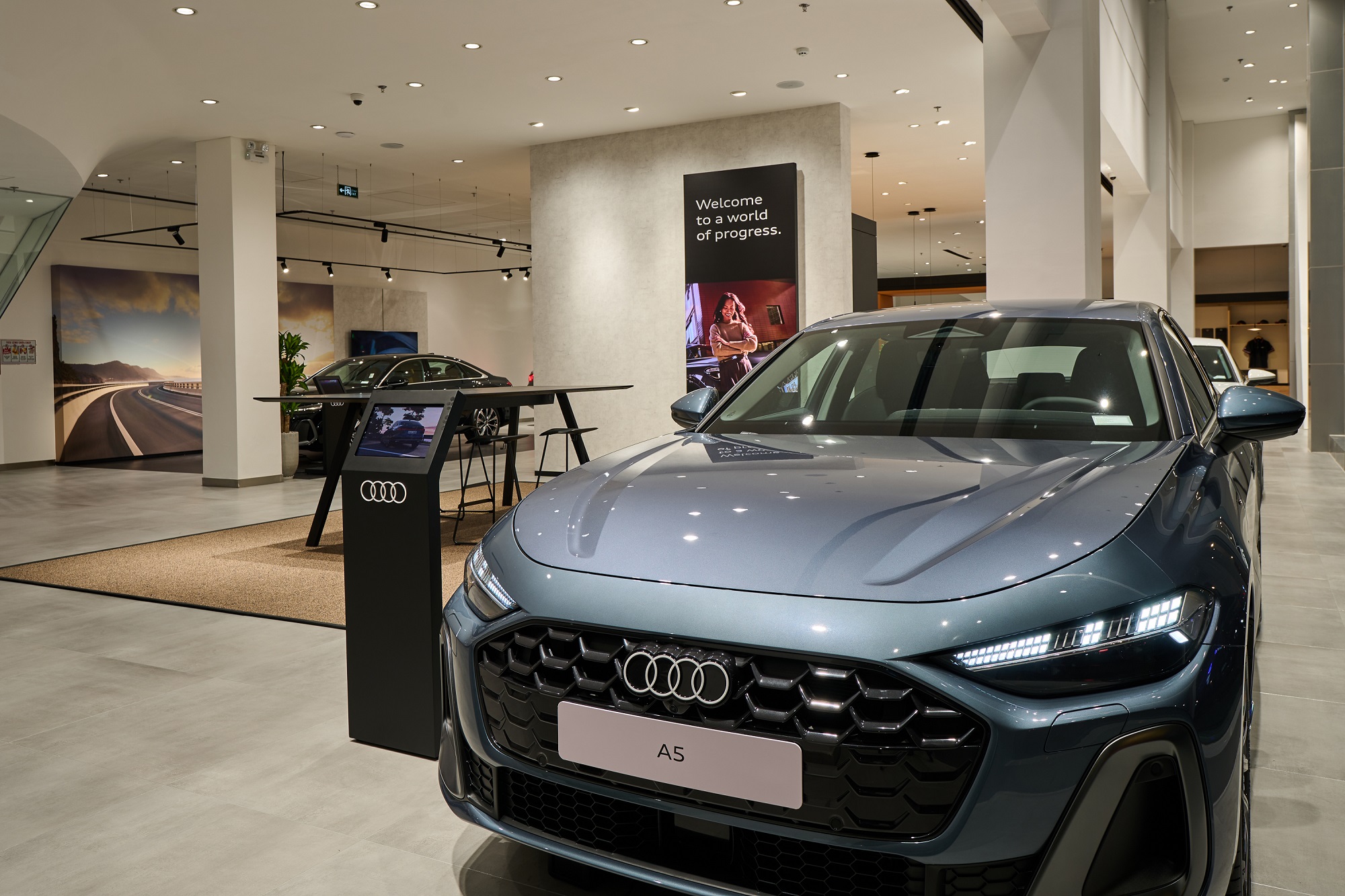 AudiProgressiveShowroom_4.jpg