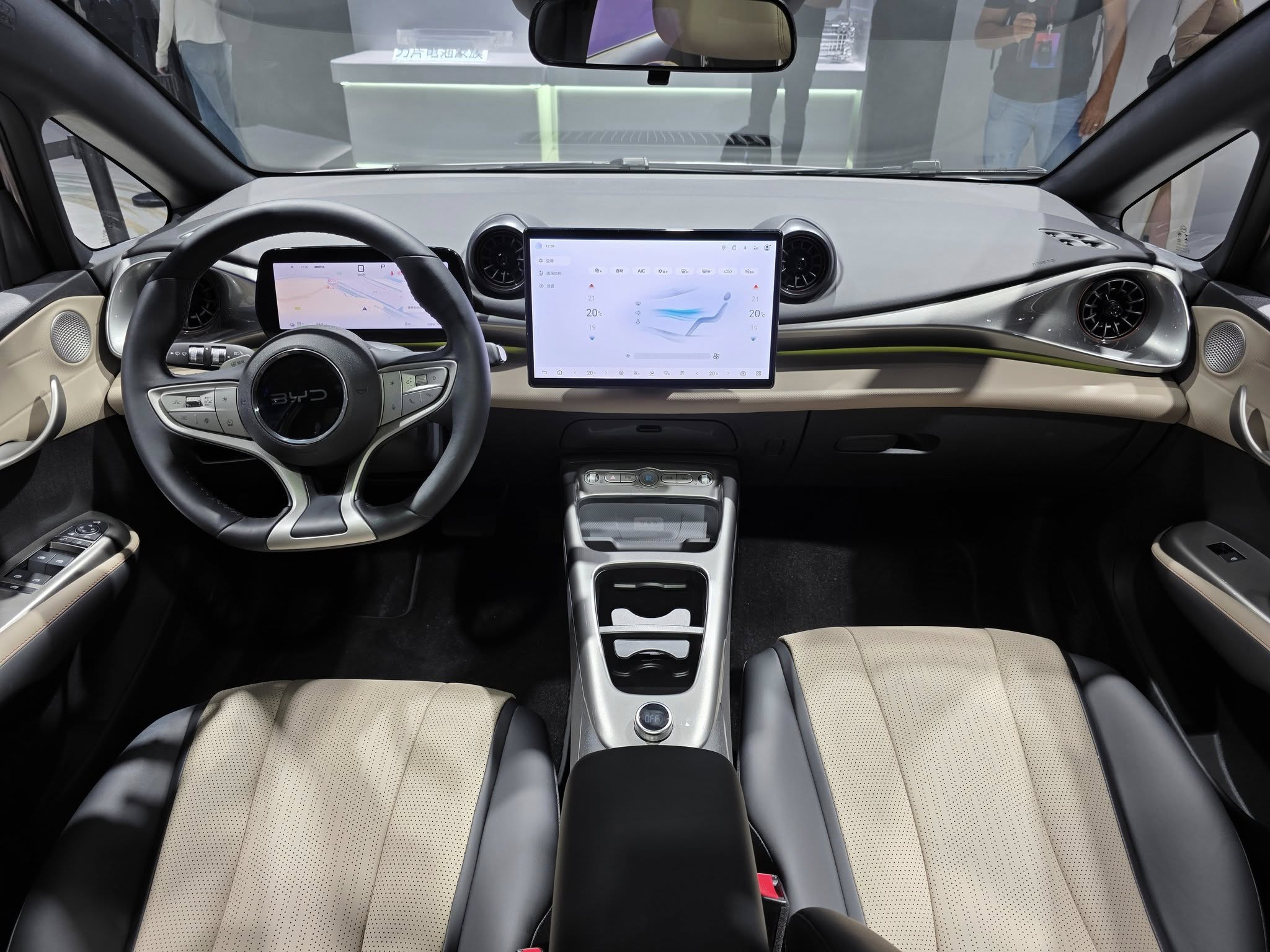 BYD Dolphin 2025 3.jpg