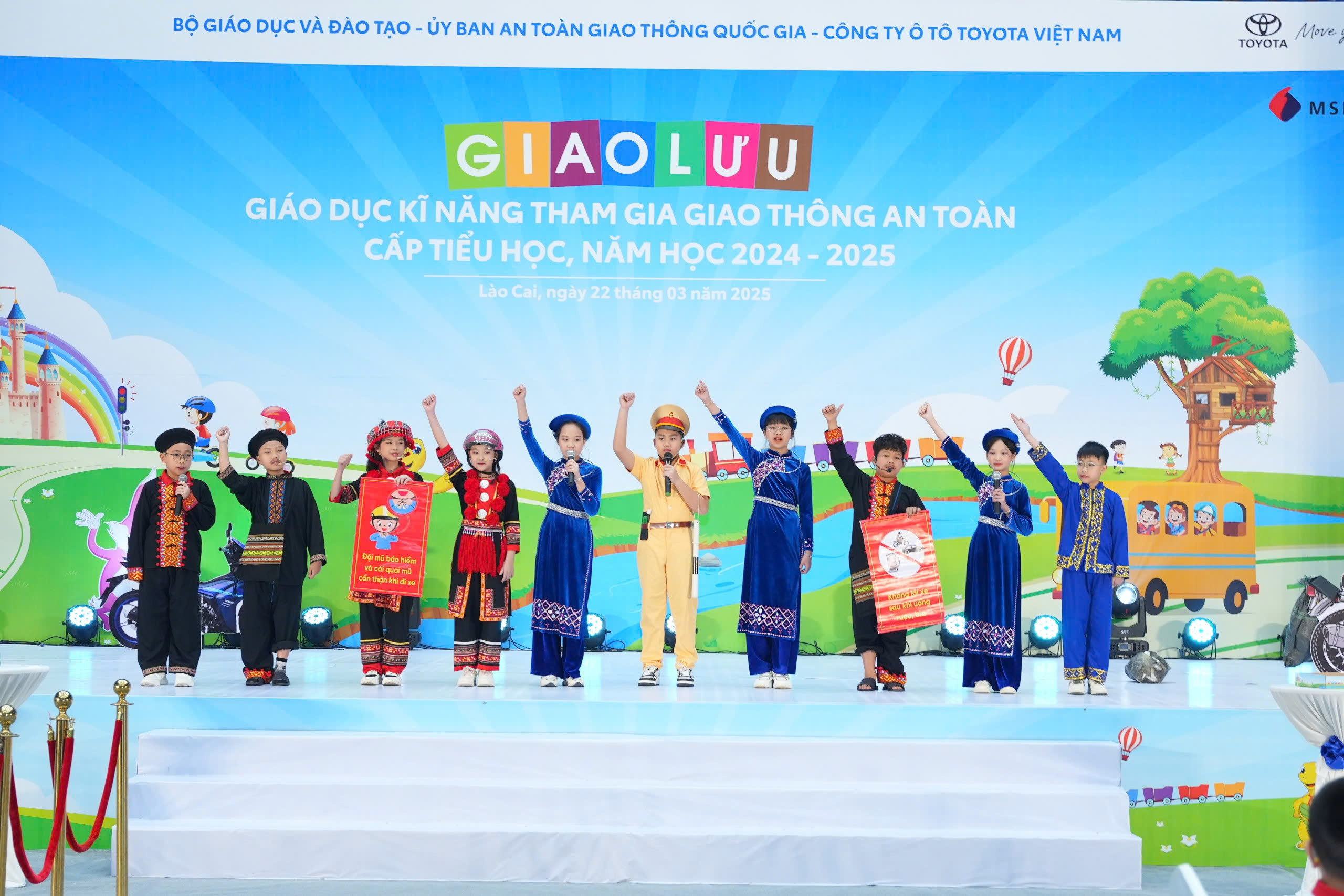 Chương trình “Toyota cùng em học An toàn giao thông”.jpg