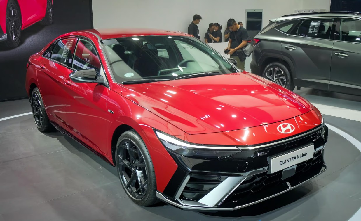 Hyundai Elantra 2025.jpg