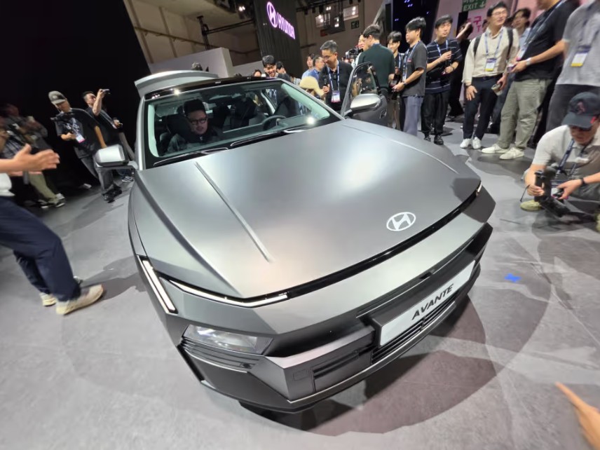 Hyundai Elantra 2027-a2.jpg