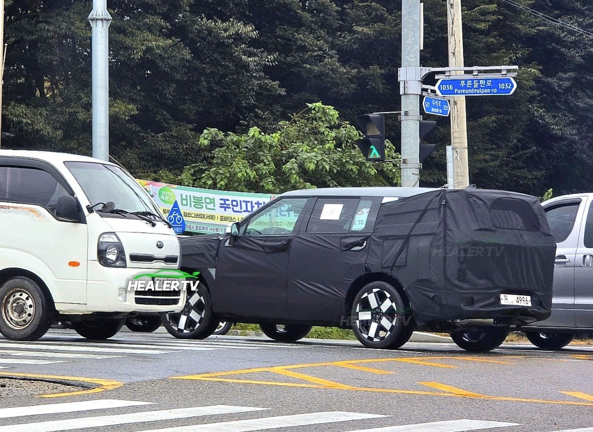 Hyundai Santa Fe 2027 2.jpg