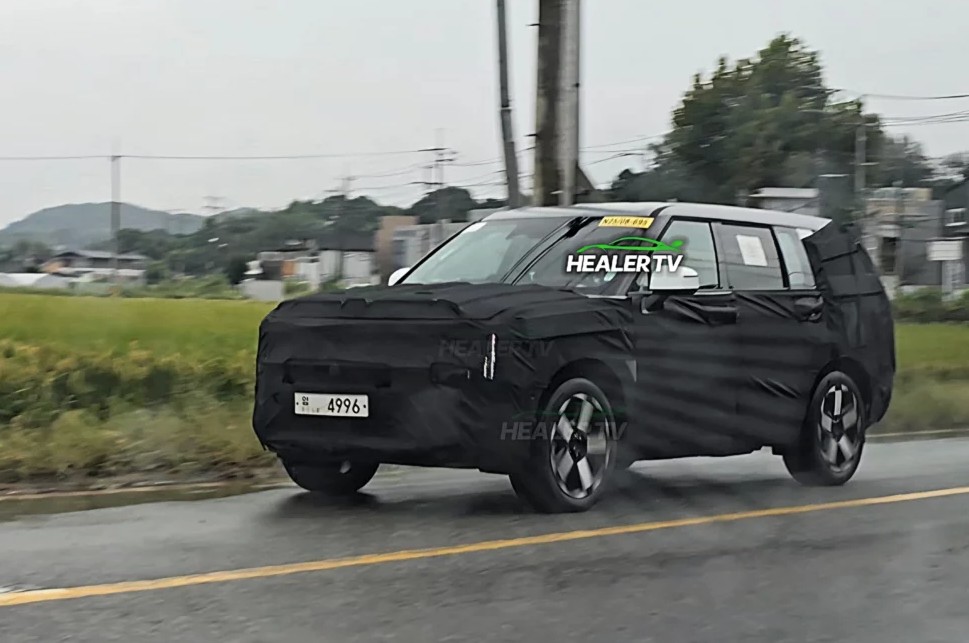 Hyundai Santa Fe 2027.jpg