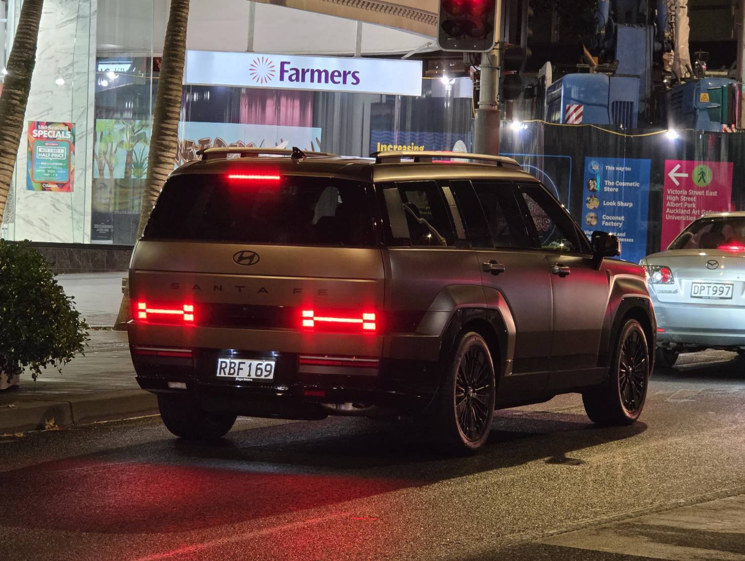 Hyundai Santa Fe Hybrid 2025 2.jpg