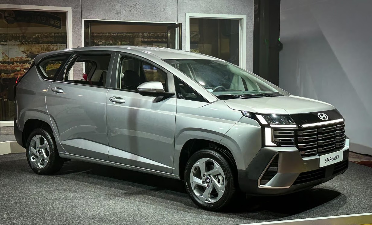 Hyundai Stargazer 2026-1.jpg
