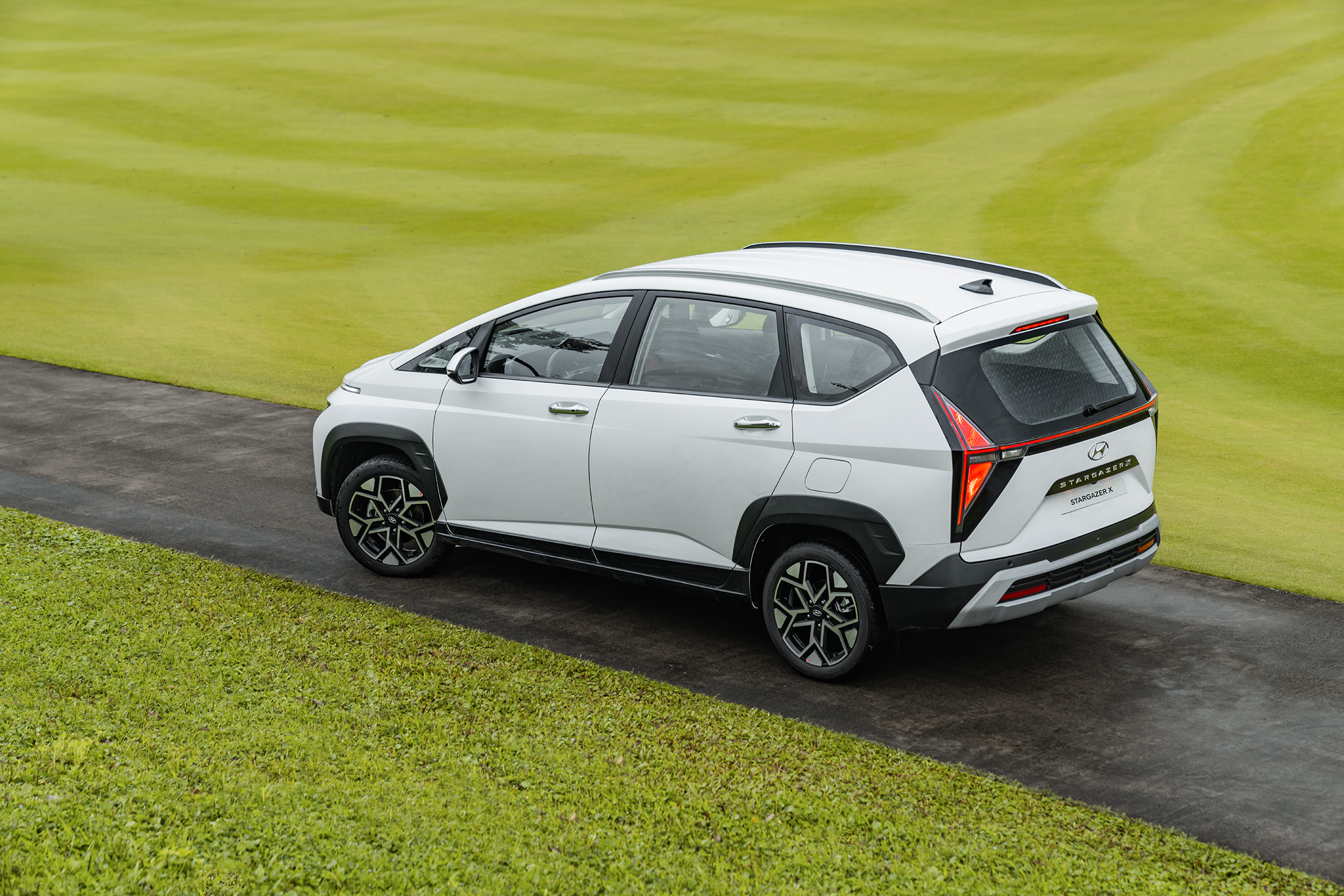 Hyundai Stargazer (3).jpg