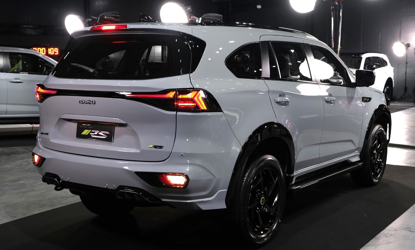 Isuzu MU-X 9.jpg
