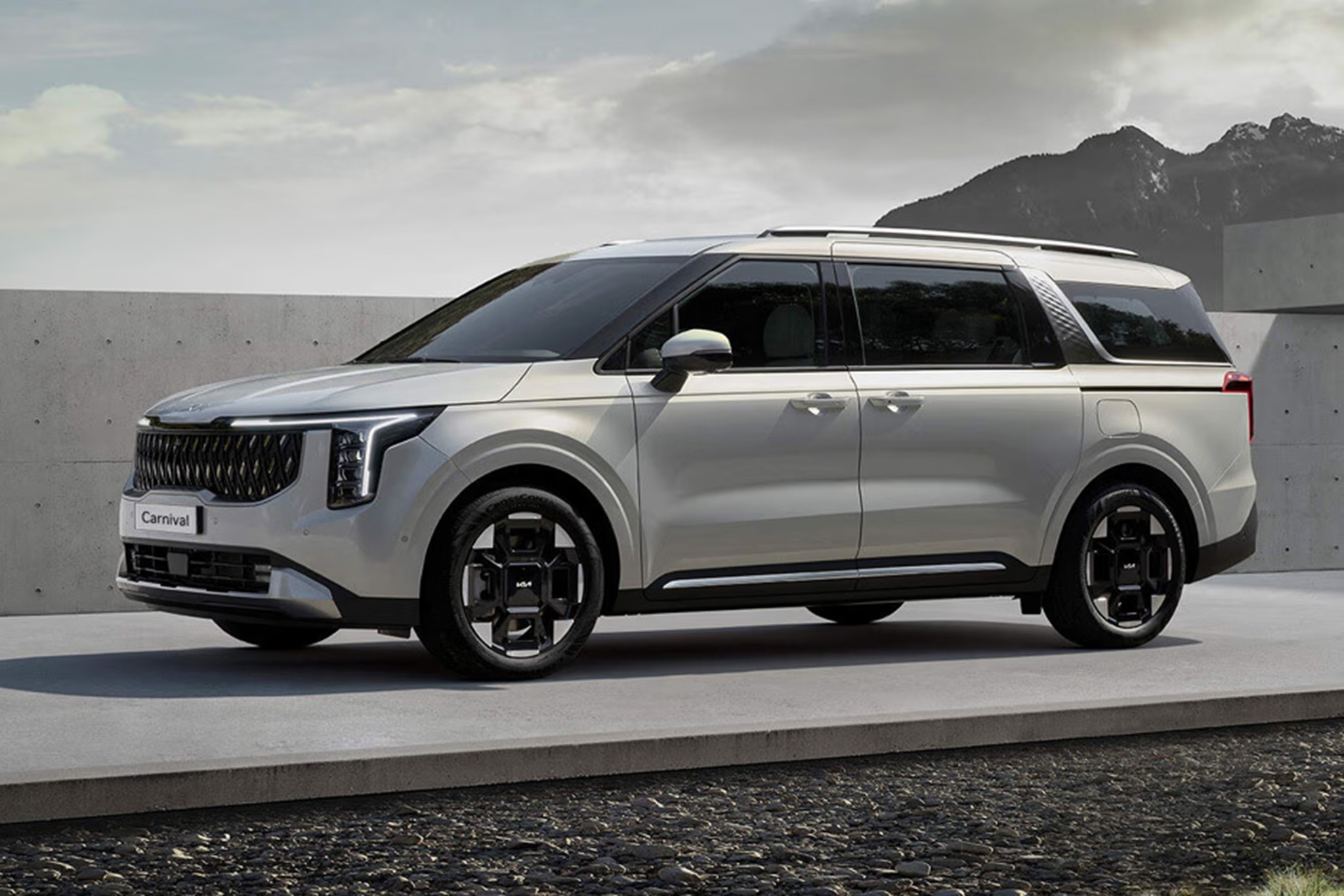 KIA Carnival Hybrid 6.jpg