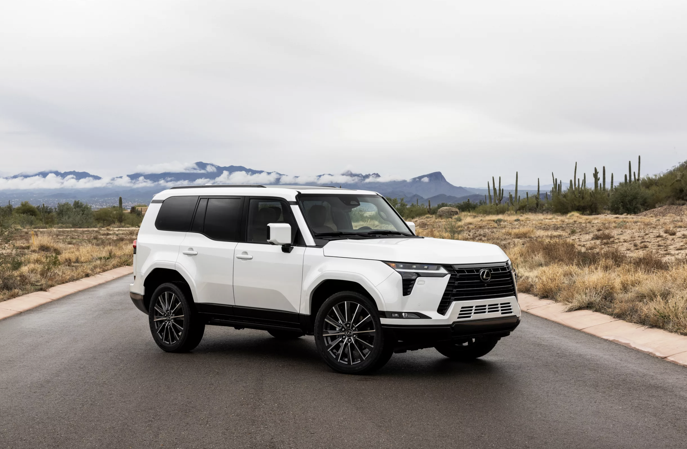 Lexus GX 2026  2025-10-18 lúc 08.54.43.png