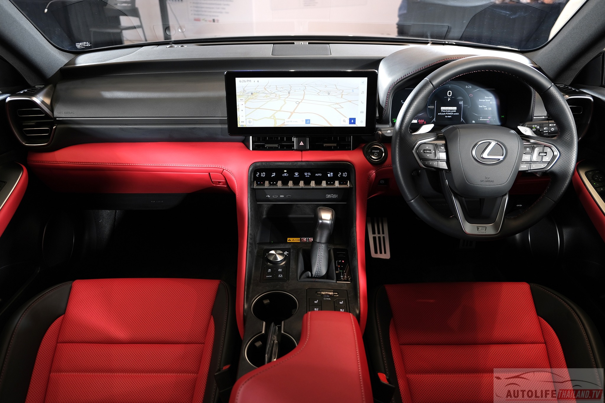 Lexus IS300h 2026 4.jpg