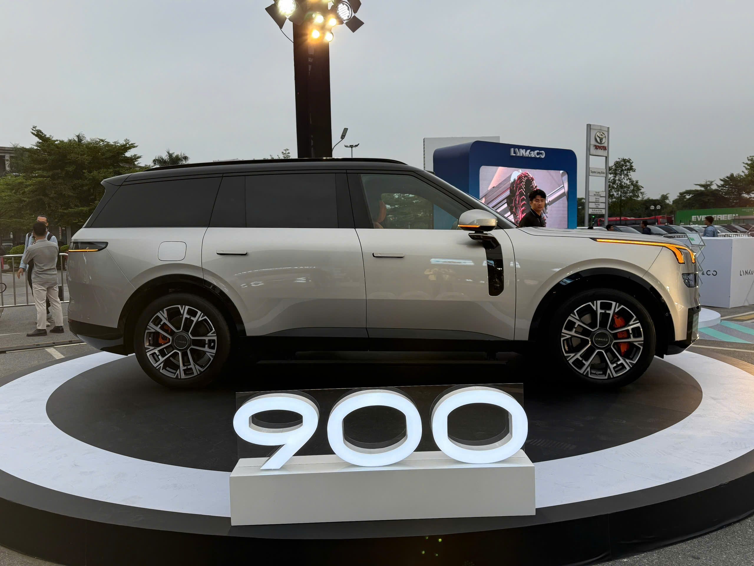 Lynk & Co 900 1351632081_1422008db6e3720ed91e5b319b014cf6.jpg