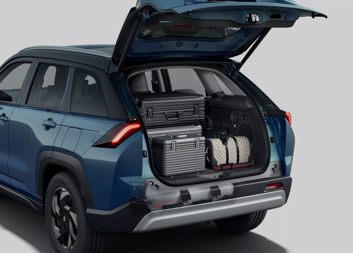 Maruti-Suzuki-Victoris 9.jpg