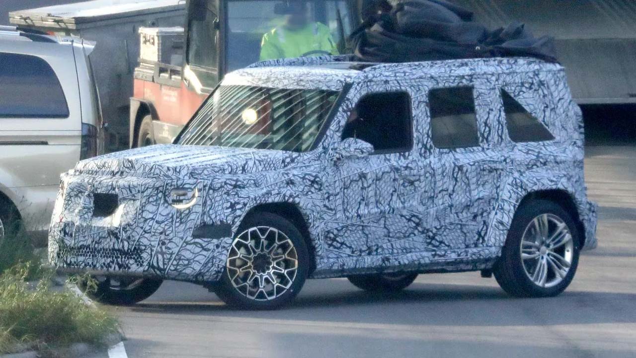 mercedes-baby-g-class-spied.jpg