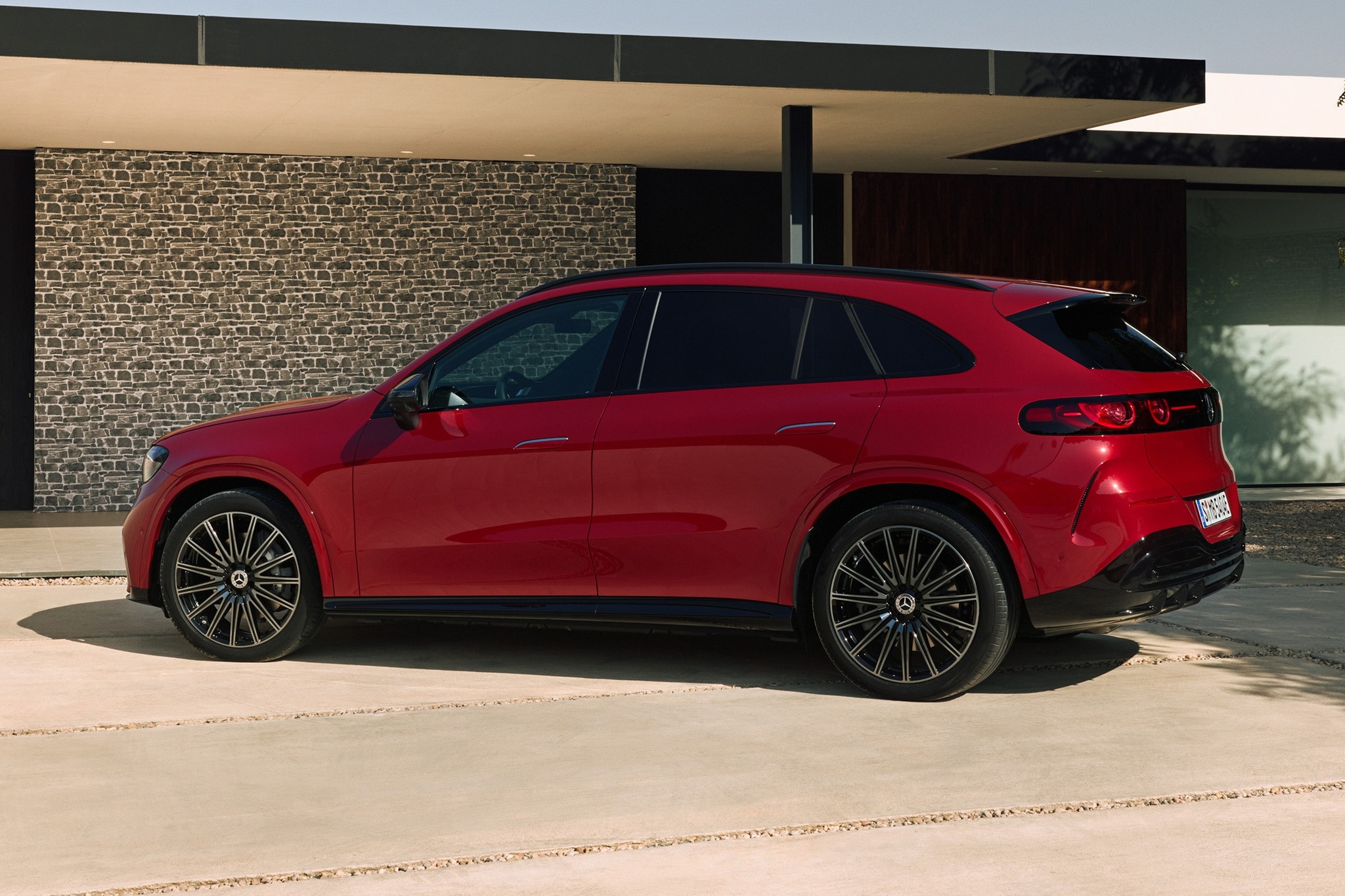 Mercedes GLC EQ 2026 7.jpg