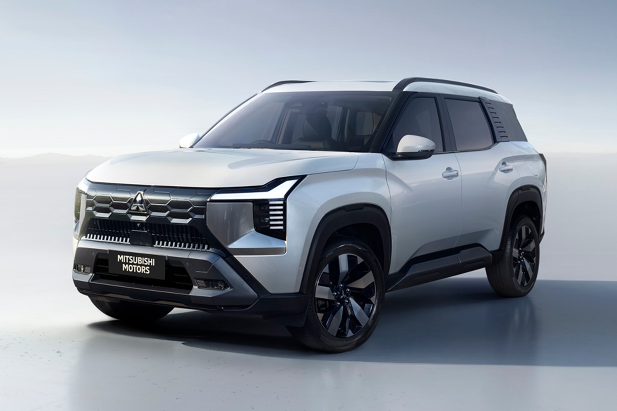 Mitsubishi DESTINATOR 2026-a1.jpg