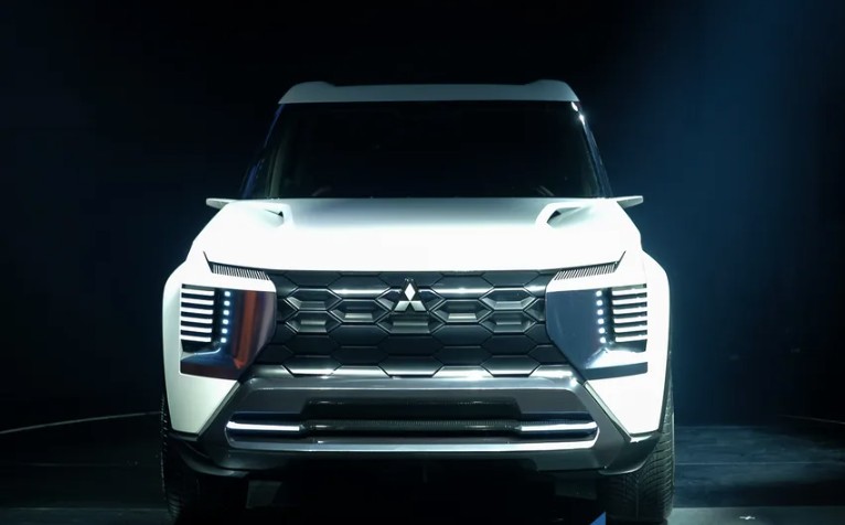 Mitsubishi Destinator 3.JPG