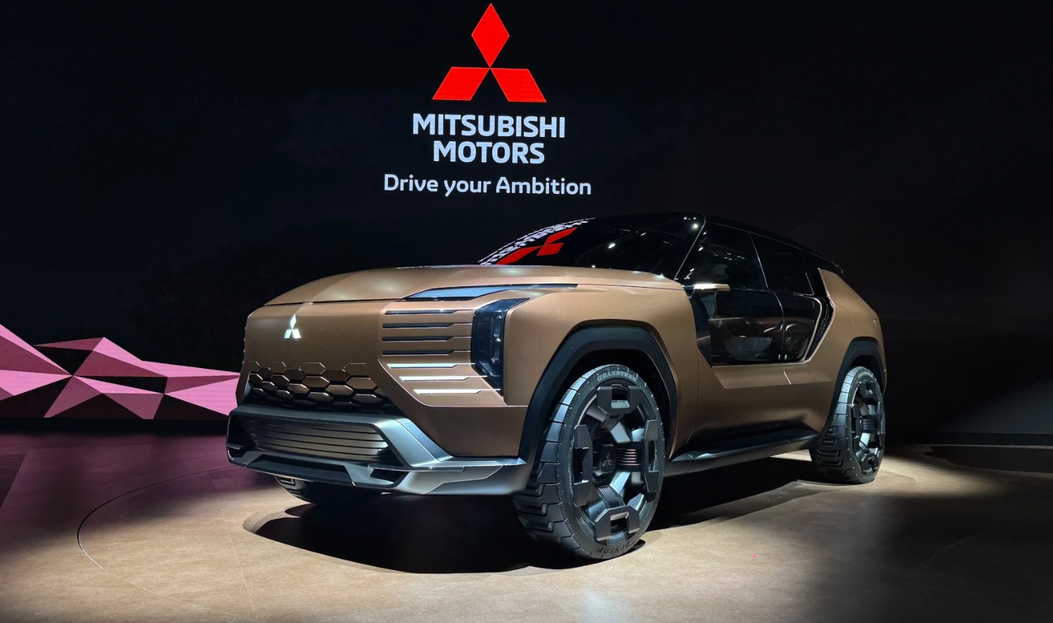 mitsubishi-elevance-concept-1.jpg