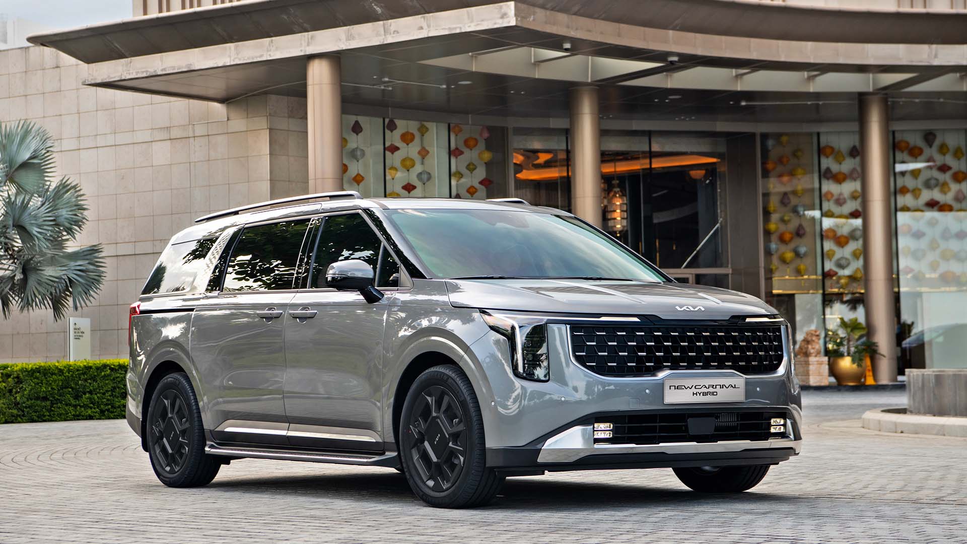 New Carnival HEV.jpg