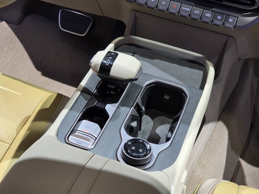 Nissan Frontier PRO PHEV 11.jpg