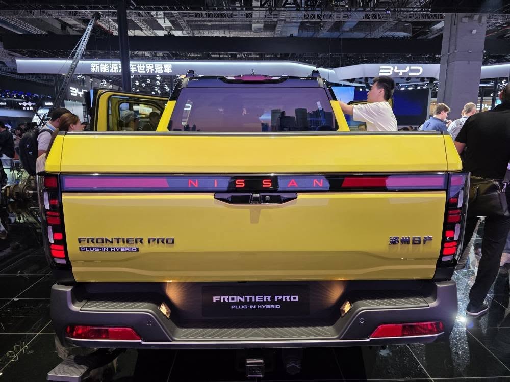 Nissan Frontier PRO PHEV 5.jpg