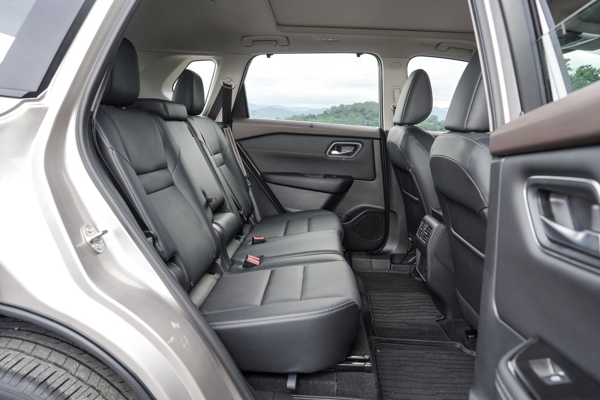 Nissan X-Trail e-POWER 4.jpg