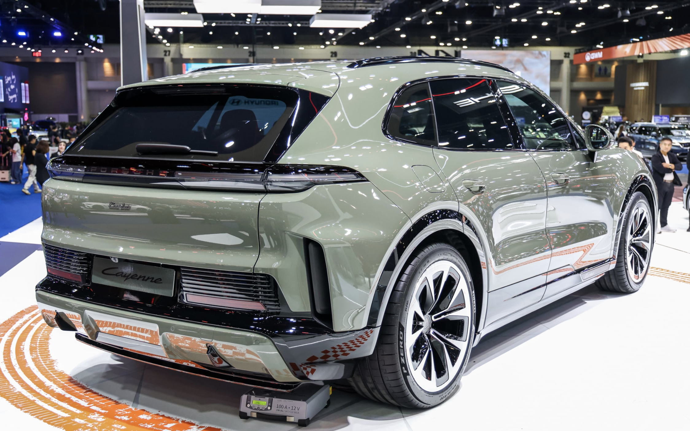 Porsche Cayenne Electric  2026-03-27 lúc 22.17.07.png