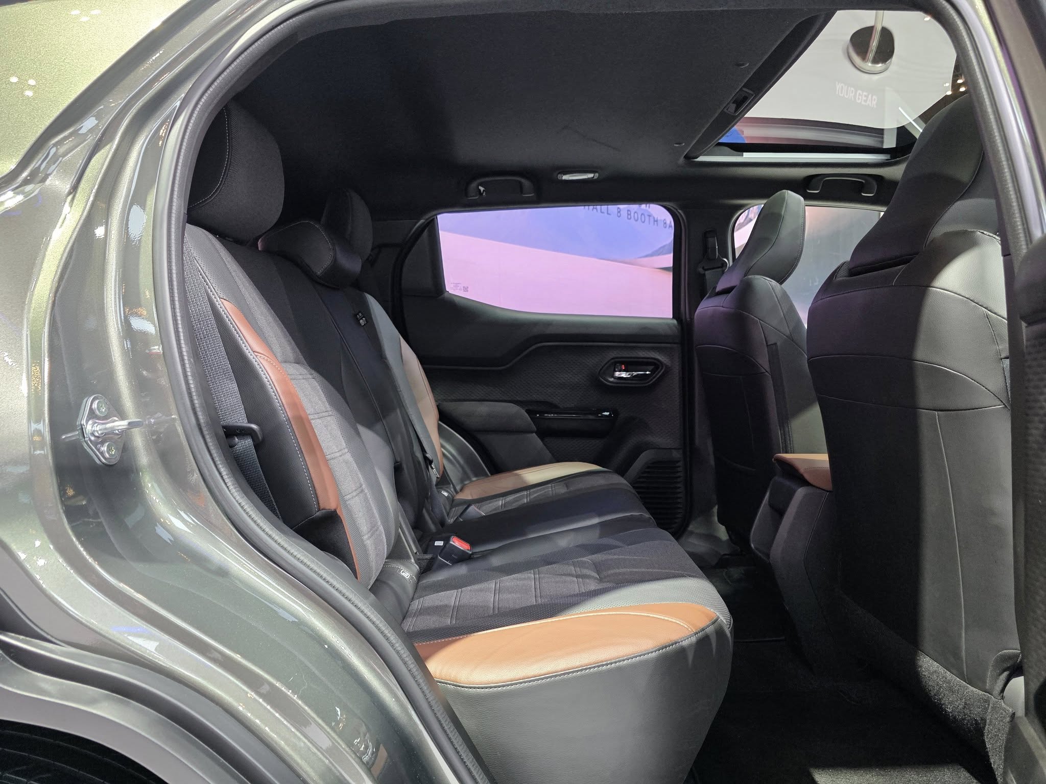 Suzuki e VITARA 4.jpg