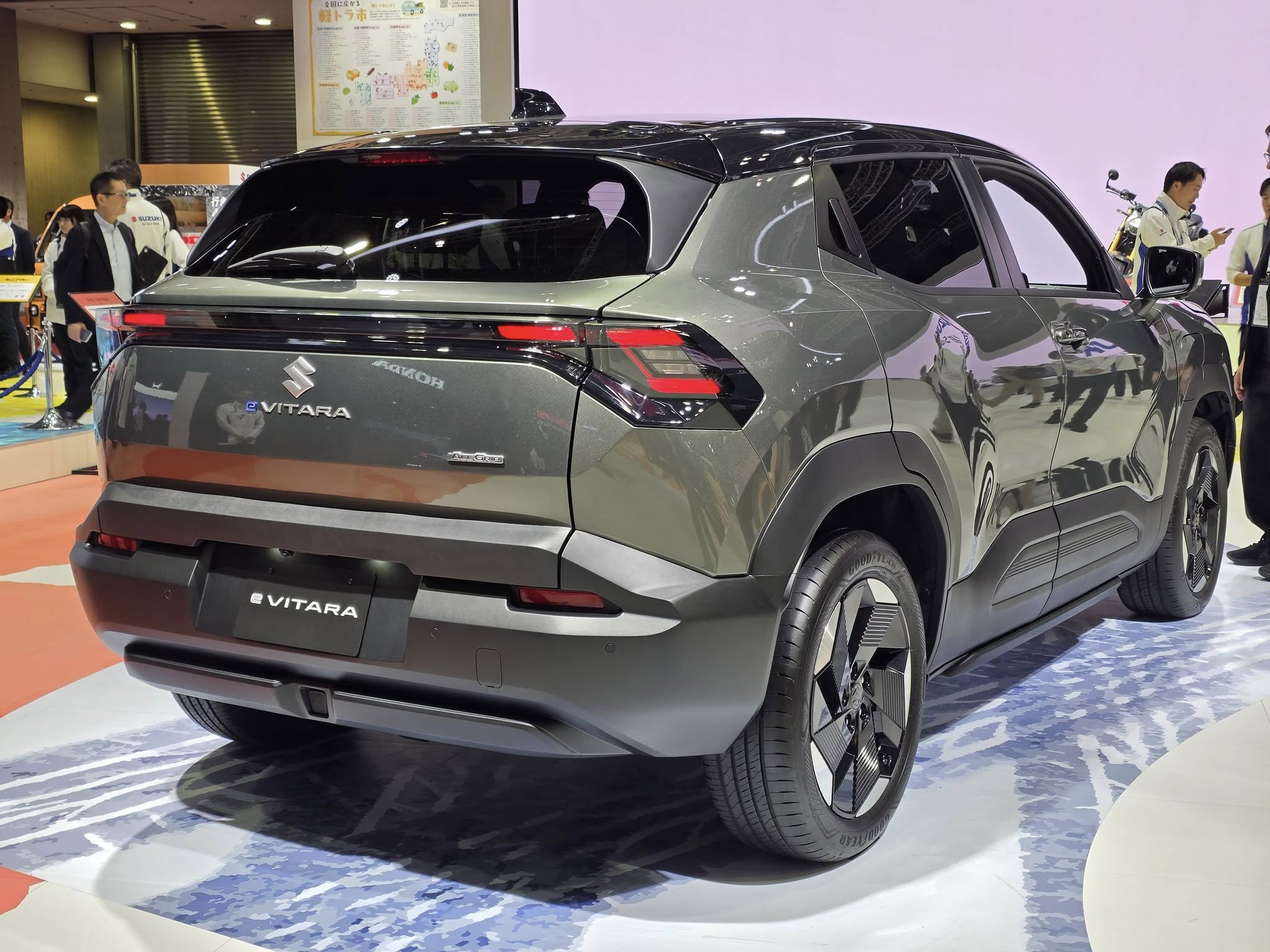 Suzuki e VITARA 6.jpg