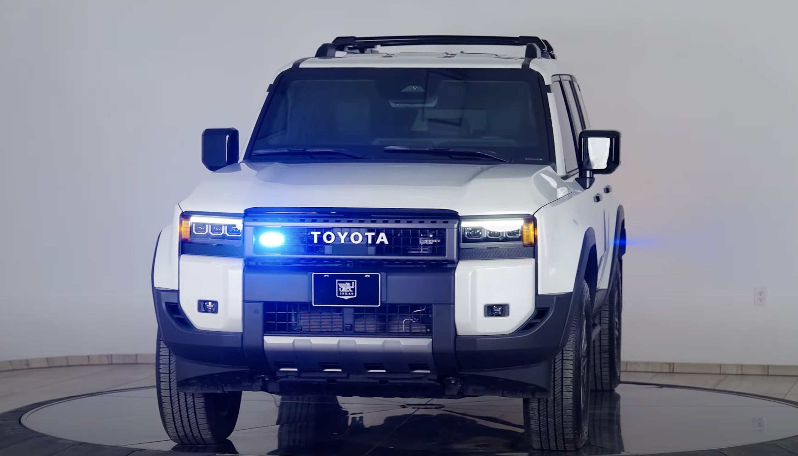 this-bulletproof-toyota-land-cruiser-is-now-really-built-like-a-tank-248680_1.jpg