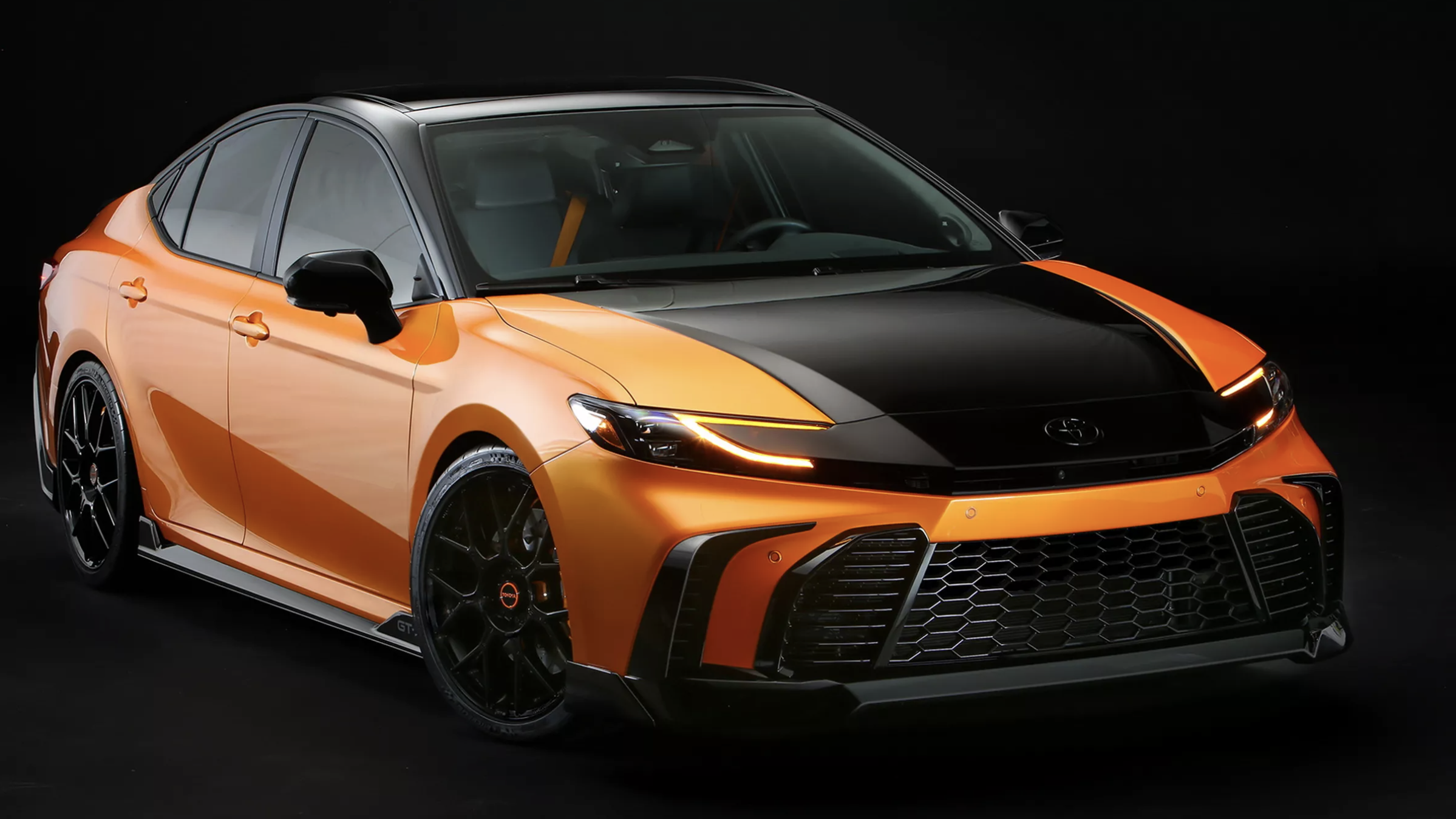 Toyota Camry 2025-10-25 lúc 08.09.25.png