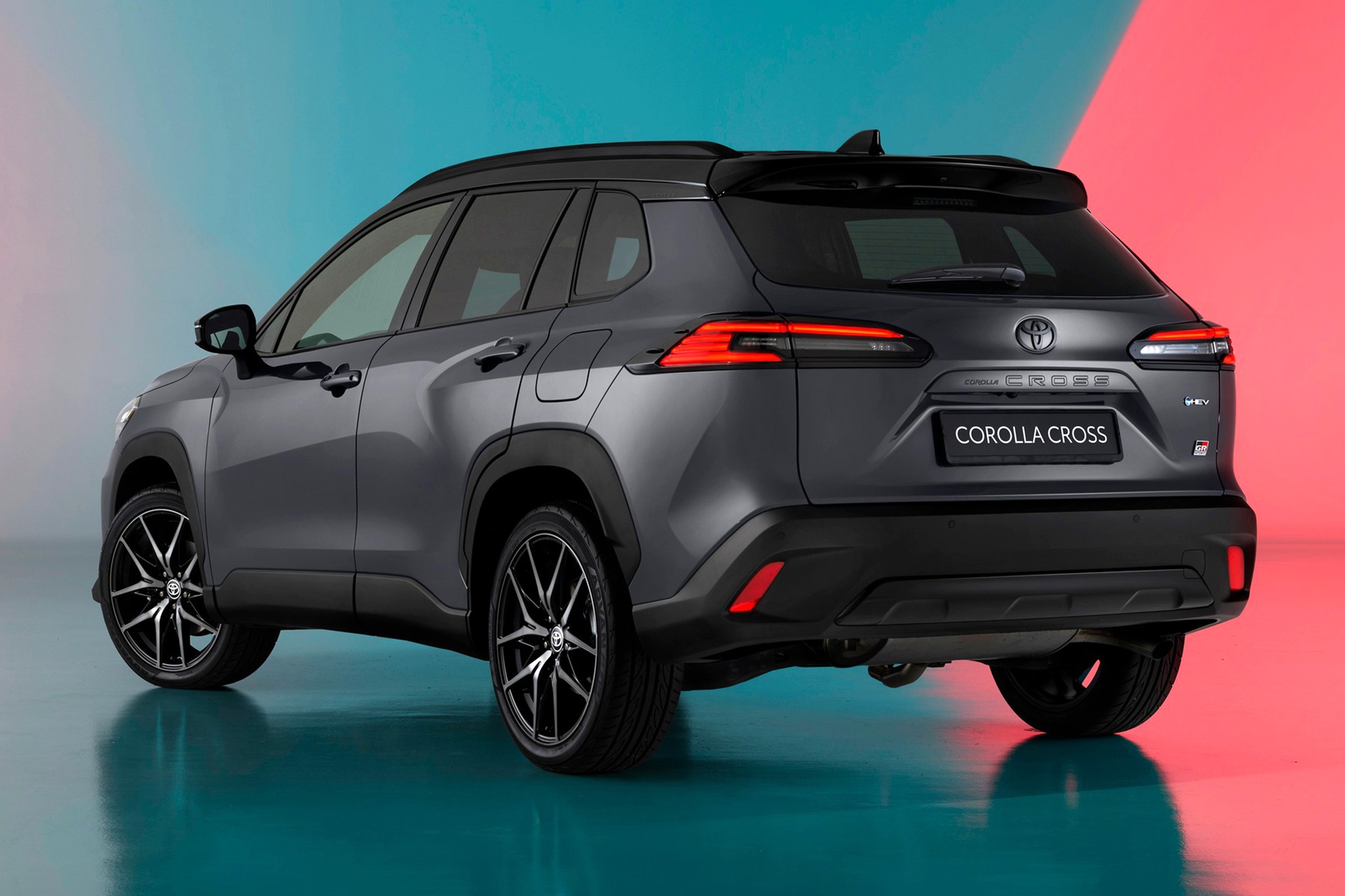 Toyota Corolla Cross GR Sport 2025 2.jpg