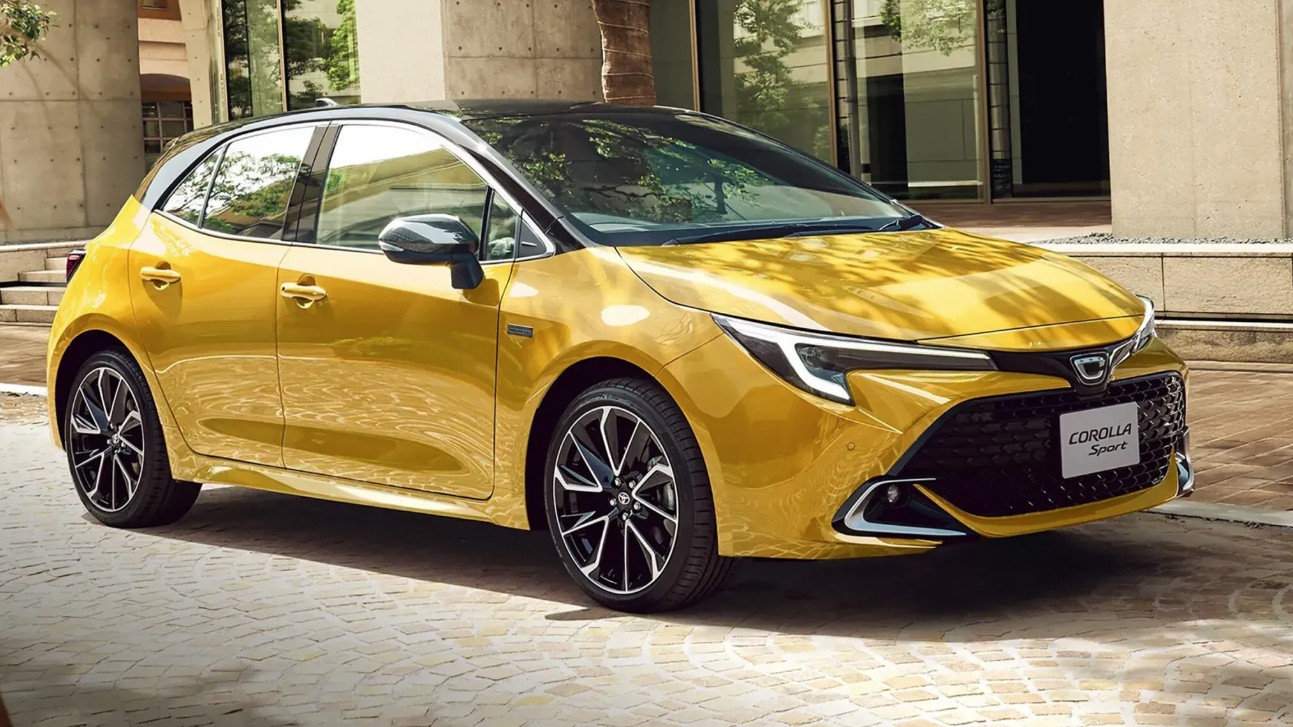 Toyota-Corolla-Sport-G-Z-Active-Elegance-Japan-1-copy-2048x1153.jpg