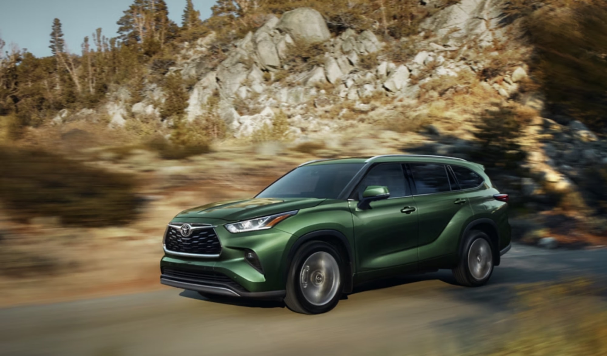 toyota-expands-ev-lineup-the-highlander-goes-electric-as-lineup-transforms-by-2028-255308_1.jpg