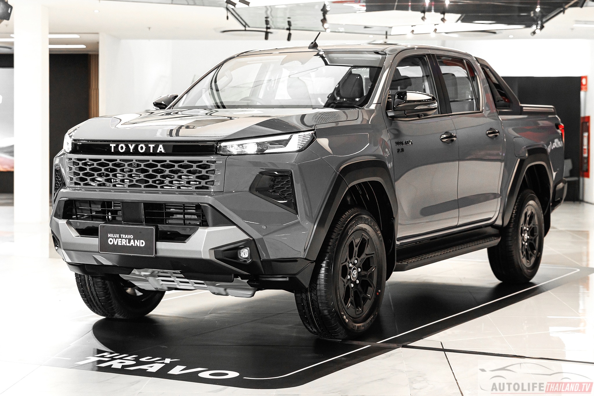 Toyota Hilux TRAVO OVERLAND.jpg