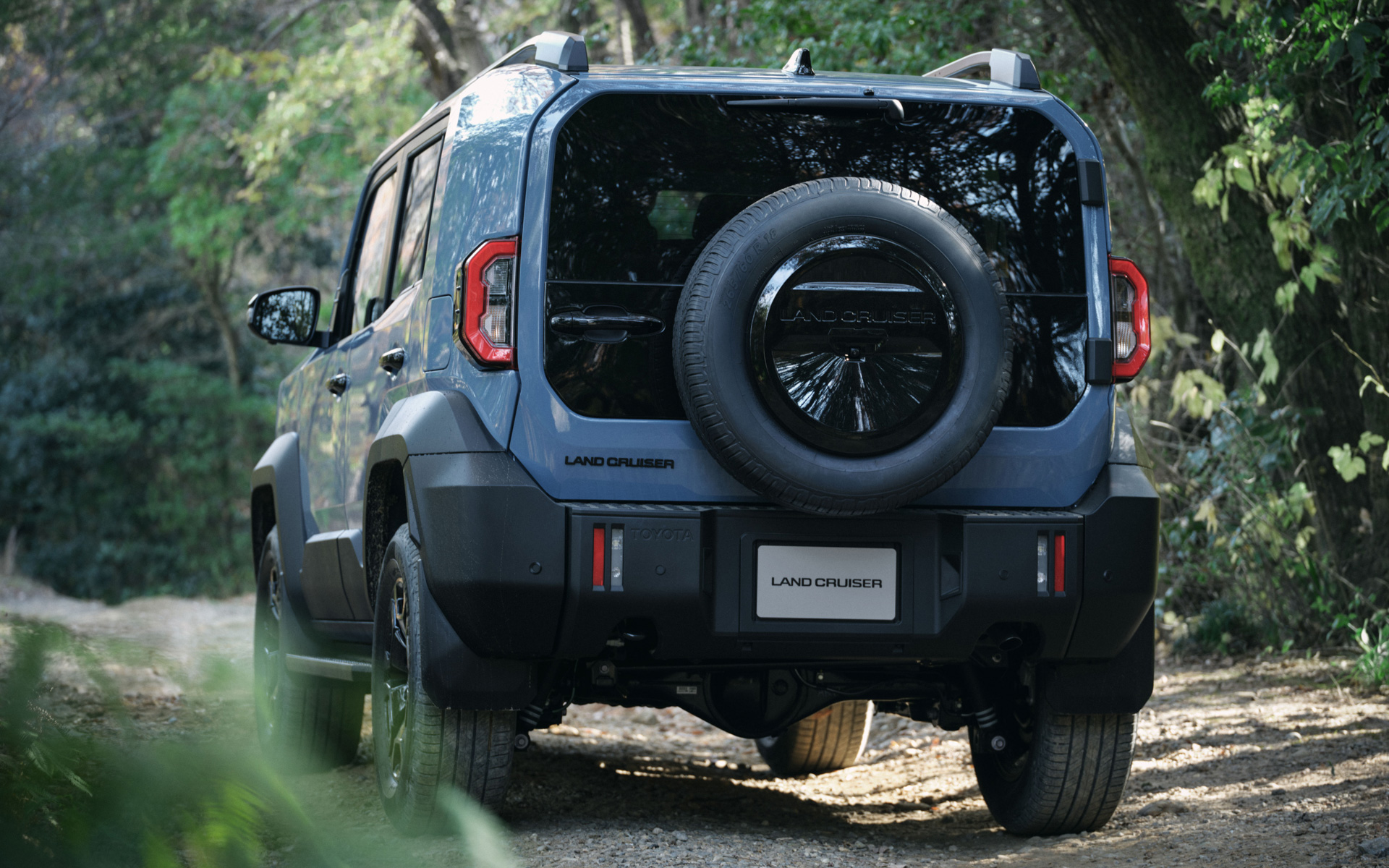 Toyota Land Cruiser FJ  2.jpg