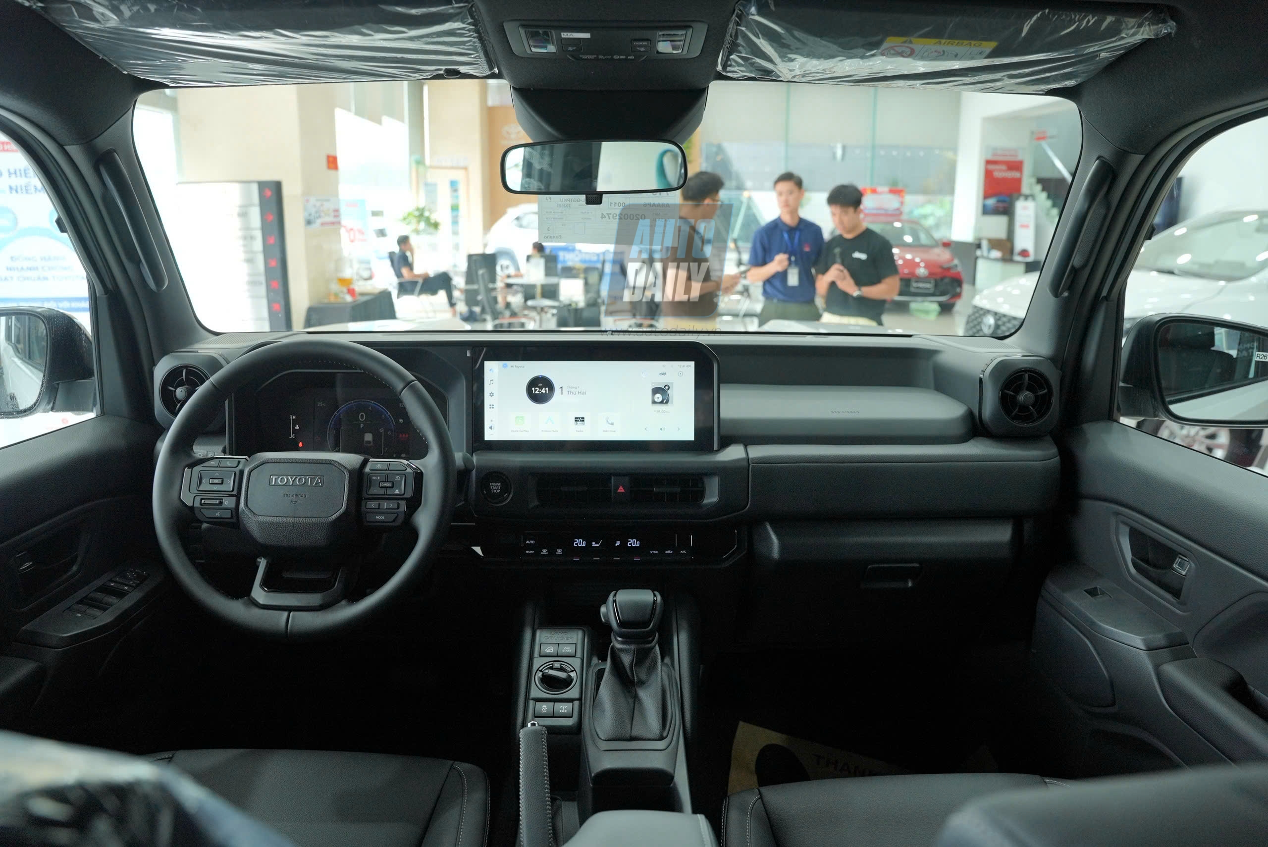 Toyota Land Cruiser FJ (22).jpg