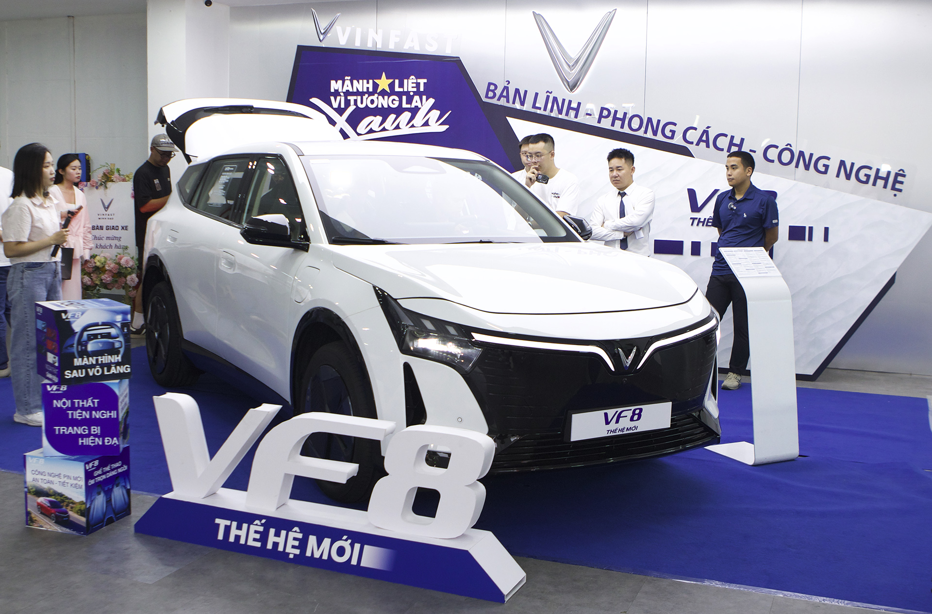 VinFast VF 8 all new.jpg