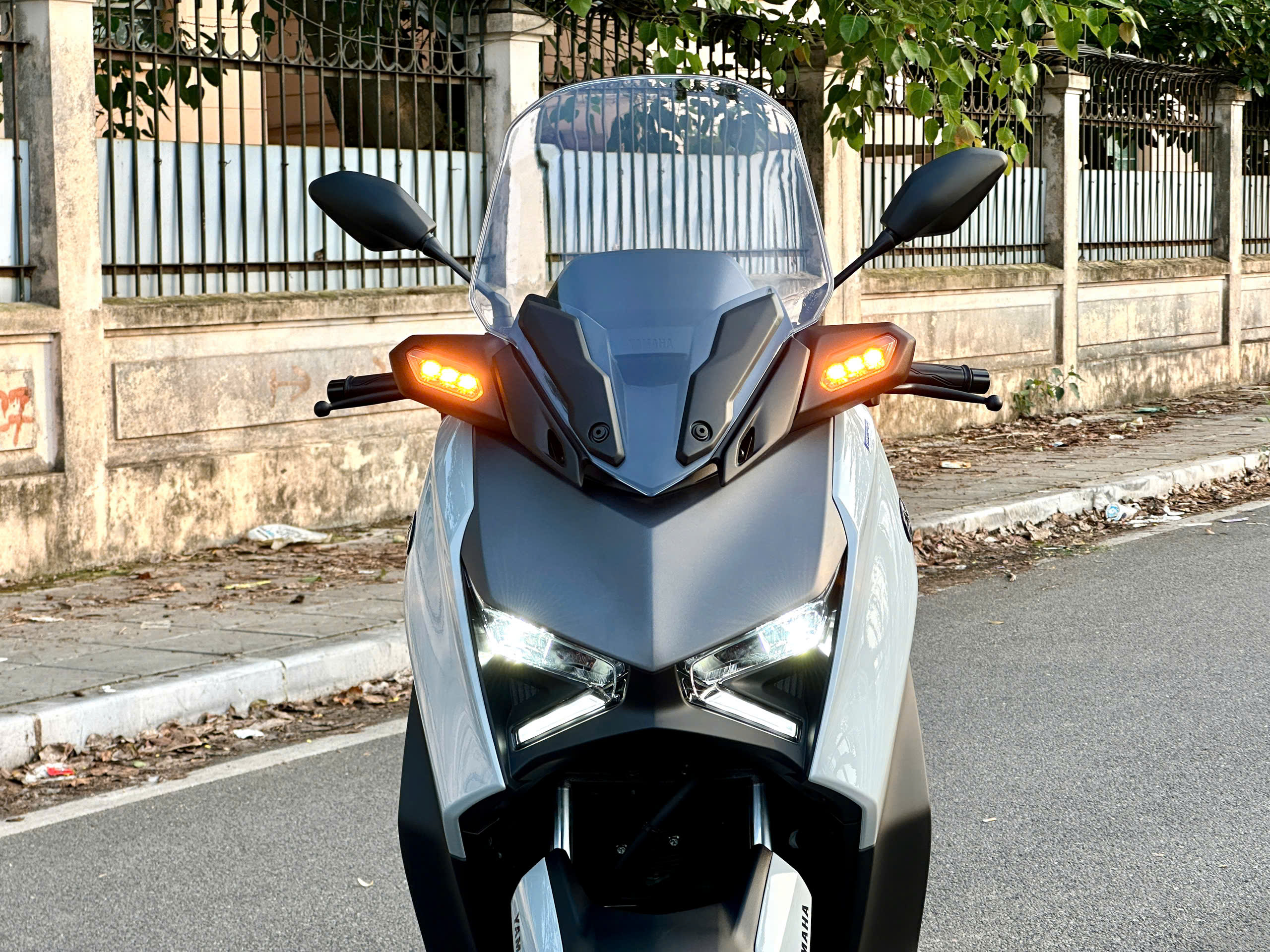 Yamaha XMAX 300  (12).jpg