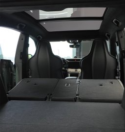 Porsche Cayenne Electric EV 5.jpg