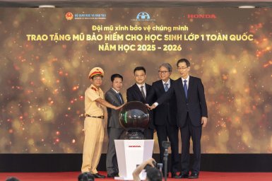 Honda tang mu bao hiem 53.JPG