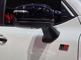 Toyota Land Cruiser 300 GR Sport 12.jpg