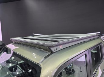 Toyota Land Cruiser FJ 15.jpg