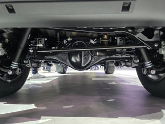 Toyota Land Cruiser FJ 21.jpg