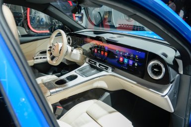 Mercedes-Benz GLC 4.jpg